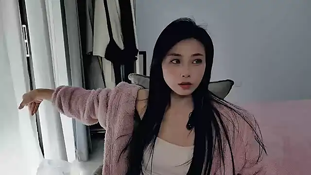 Snapshot of Mien-MM chatting on 10.28.25 Mien-MM online show from 10.28.25