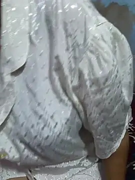 Snapshot of Hey_Jully chatting on 10.02.25 Hey Jully online show from 10.02.25