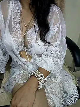 Snapshot of Hey_Jully chatting on 10.08.25 Hey Jully online show from 10.08.25