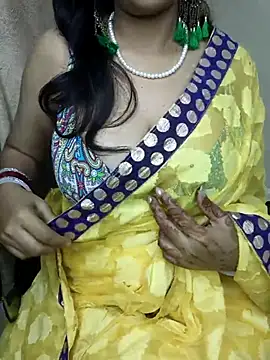 Snapshot of Hey_Jully chatting on 10.15.25 Hey Jully online show from 10.15.25