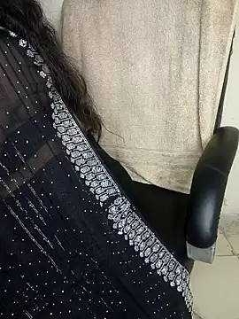 Snapshot of Hey_Jully chatting on 10.26.25 Hey Jully online show from 10.26.25