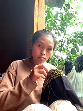 Snapshot of Halyy_xx chatting on 09.27.25 Halyy xx online show from 09.27.25