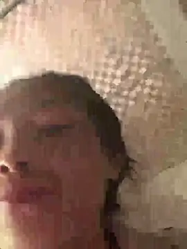 Snapshot of Halyy_xx chatting on 10.04.25 Halyy xx online show from 10.04.25