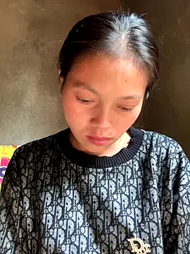 Snapshot of Halyy_xx chatting on 10.06.25 Halyy xx online show from 10.06.25