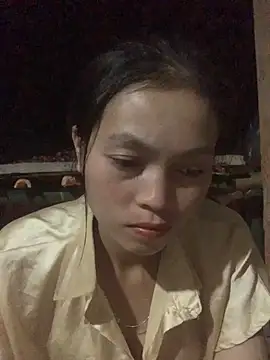 Snapshot of Halyy_xx chatting on 10.13.25 Halyy xx online show from 10.13.25