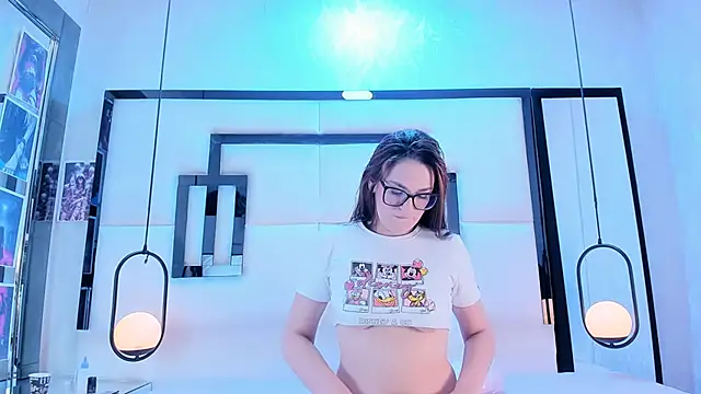 SerenaWild1 online show from 10.05.25