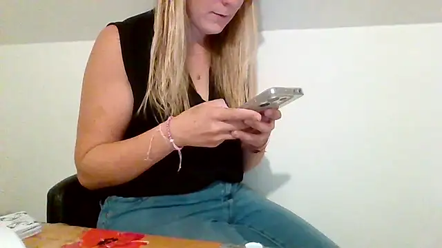 Snapshot of Coquinette62 chatting on 10.06.25 Coquinette62 online show from 10.06.25