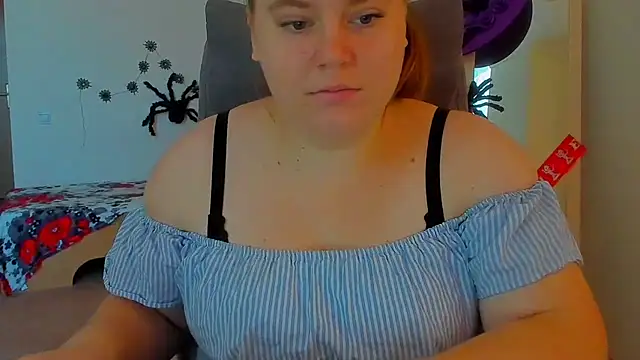 Snapshot of Liza-Mendez chatting on 11.01.25 Liza-Mendez online show from 11.01.25