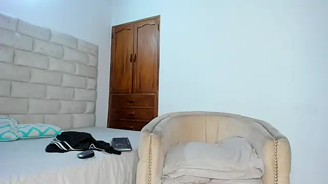 Snapshot of BennBrown chatting on 10.26.25 BennBrown online show from 10.26.25