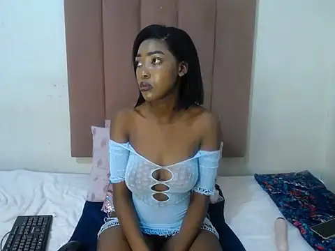 Latoyaxx12 online show from 09.19.25