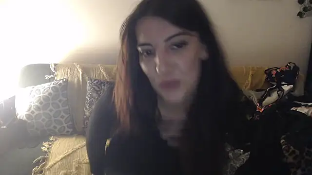 Snapshot of LolaHoop chatting on 10.29.25 LolaHoop online show from 10.29.25