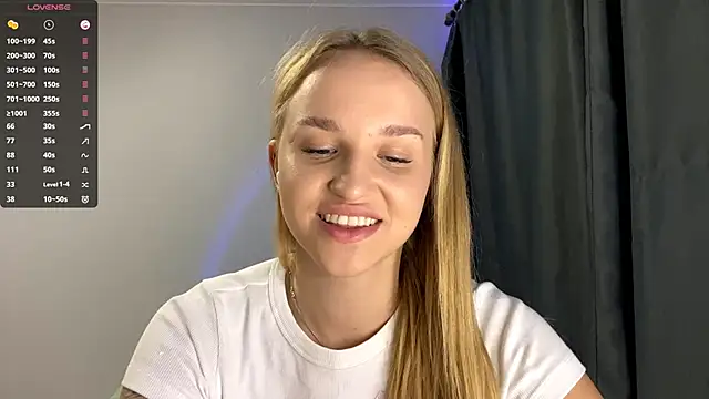 Snapshot of TanekaBoitel chatting on 09.20.25 TanekaBoitel online show from 09.20.25