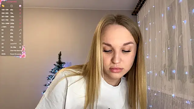 TanekaBoitel online show from 12.17.25