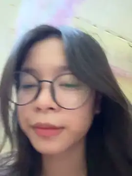 Snapshot of mau15_ chatting on 09.21.25 mau15 online show from 09.21.25