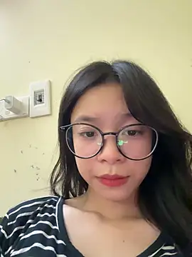 Snapshot of mau15_ chatting on 09.27.25 mau15 online show from 09.27.25