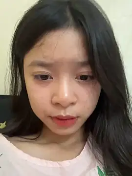 Snapshot of mau15_ chatting on 10.07.25 mau15 online show from 10.07.25