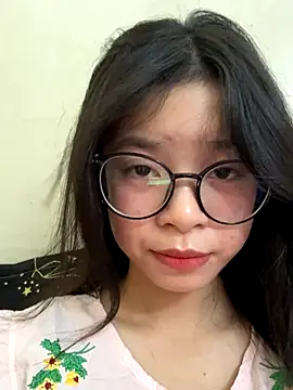 Snapshot of mau15_ chatting on 10.15.25 mau15 online show from 10.15.25