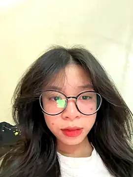 Snapshot of mau15_ chatting on 10.19.25 mau15 online show from 10.19.25