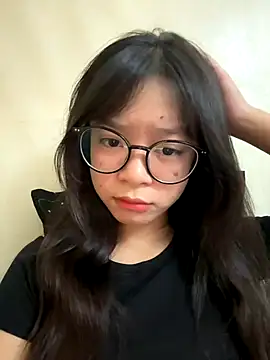 Snapshot of mau15_ chatting on 10.21.25 mau15 online show from 10.21.25