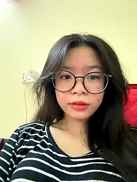 Snapshot of mau15_ chatting on 10.25.25 mau15 online show from 10.25.25