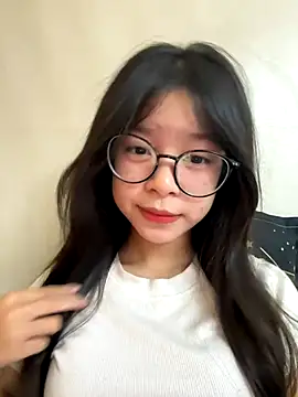 Snapshot of mau15_ chatting on 11.03.25 mau15 online show from 11.03.25