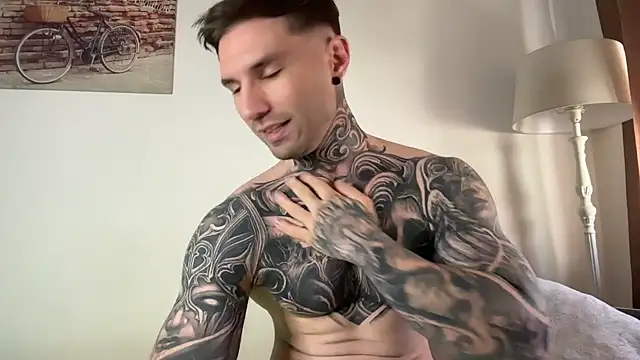 Snapshot of Larsskeet chatting on 09.21.25 Larsskeet online show from 09.21.25