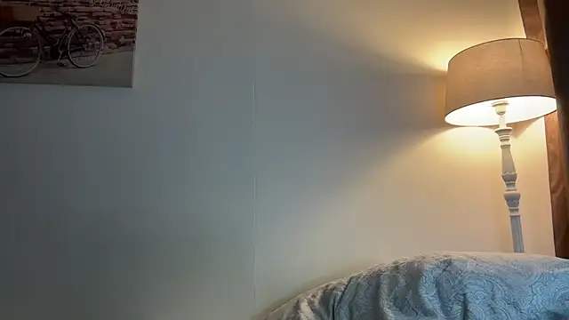 Snapshot of Larsskeet chatting on 09.24.25 Larsskeet online show from 09.24.25