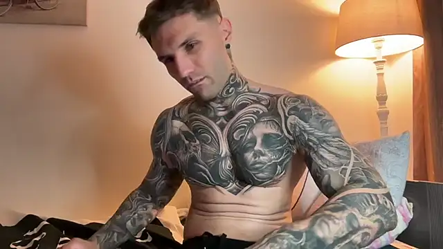 Snapshot of Larsskeet chatting on 09.25.25 Larsskeet online show from 09.25.25