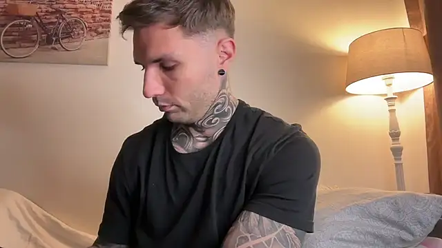 Snapshot of Larsskeet chatting on 09.26.25 Larsskeet online show from 09.26.25