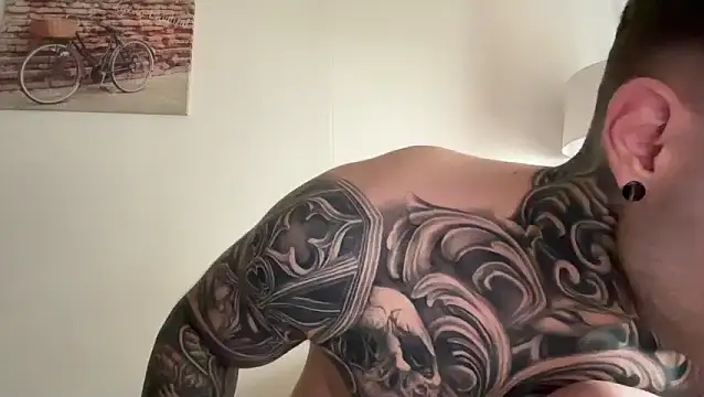 Snapshot of Larsskeet chatting on 09.28.25 Larsskeet online show from 09.28.25