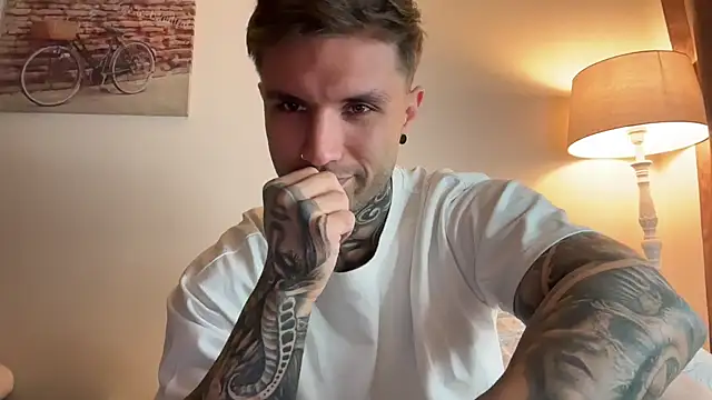 Snapshot of Larsskeet chatting on 10.01.25 Larsskeet online show from 10.01.25