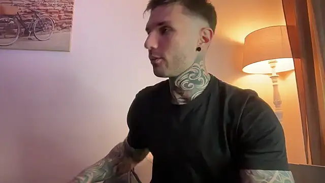 Snapshot of Larsskeet chatting on 10.07.25 Larsskeet online show from 10.07.25