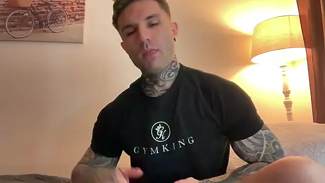 Snapshot of Larsskeet chatting on 10.10.25 Larsskeet online show from 10.10.25