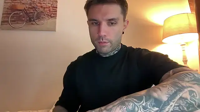 Snapshot of Larsskeet chatting on 10.27.25 Larsskeet online show from 10.27.25