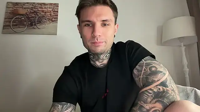 Snapshot of Larsskeet chatting on 10.30.25 Larsskeet online show from 10.30.25