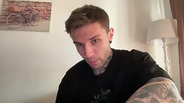 Snapshot of Larsskeet chatting on 11.01.25 Larsskeet online show from 11.01.25