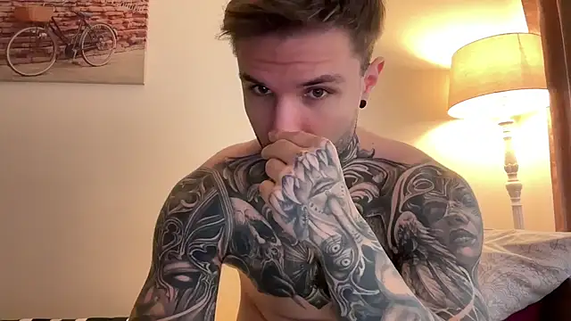 Snapshot of Larsskeet chatting on 11.02.25 Larsskeet online show from 11.02.25