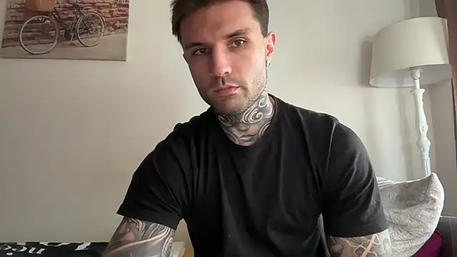 Snapshot of Larsskeet chatting on 11.04.25 Larsskeet online show from 11.04.25