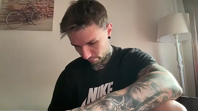 Snapshot of Larsskeet chatting on 11.05.25 Larsskeet online show from 11.05.25