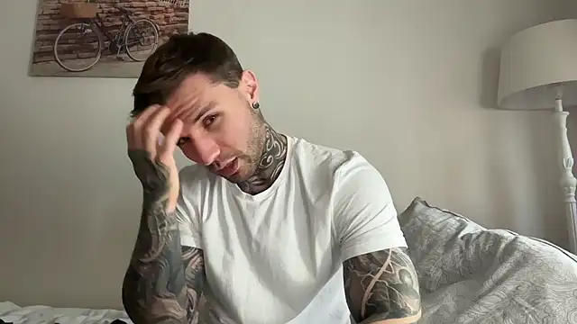 Snapshot of Larsskeet chatting on 11.06.25 Larsskeet online show from 11.06.25