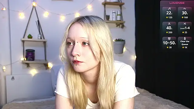 Snapshot of ArcticaRyder chatting on 10.01.25 ArcticaRyder online show from 10.01.25