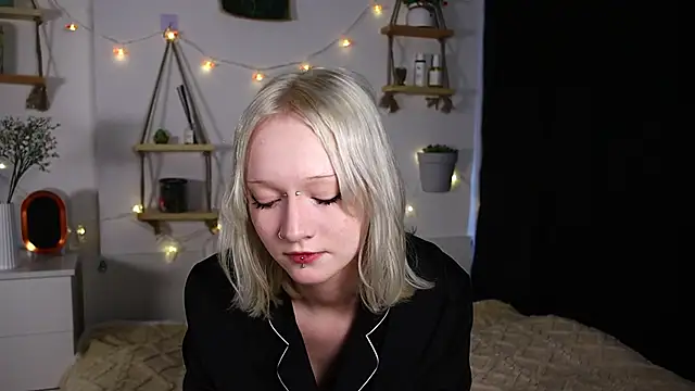 Snapshot of ArcticaRyder chatting on 10.09.25 ArcticaRyder online show from 10.09.25