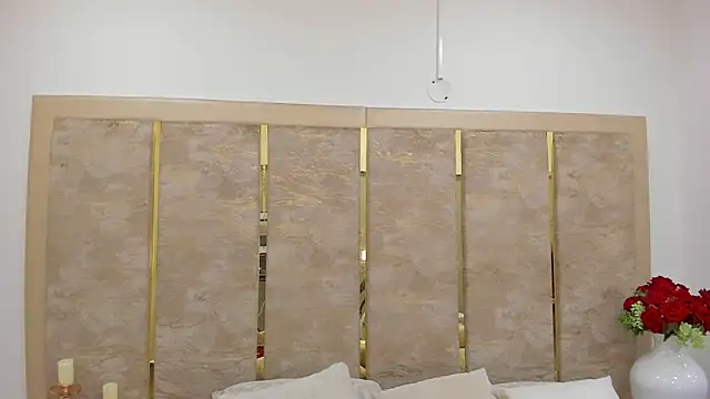 AnyaSosa  online show from 09.23.25