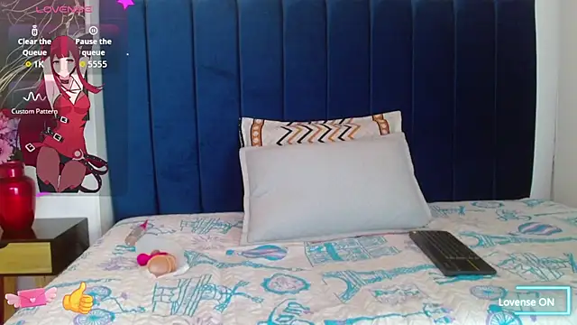 Snapshot of Violet_wish chatting on 10.14.25 Violet wish online show from 10.14.25