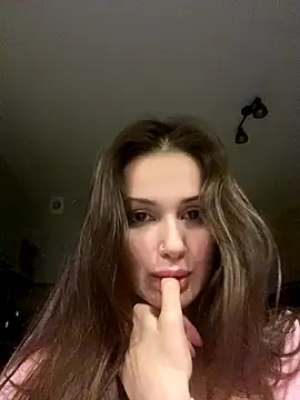 SoShyEmmyyy online show from 09.23.25