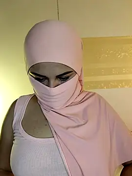 Snapshot of sahara1_ chatting on 10.08.25 sahara1  online show from 10.08.25