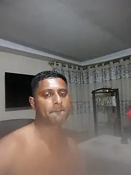 Snapshot of kingVibeX chatting on 09.28.25 kingVibeX online show from 09.28.25