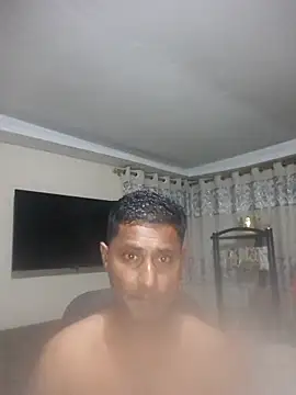 Snapshot of kingVibeX chatting on 10.05.25 kingVibeX online show from 10.05.25