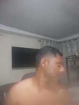 Snapshot of kingVibeX chatting on 10.08.25 kingVibeX online show from 10.08.25