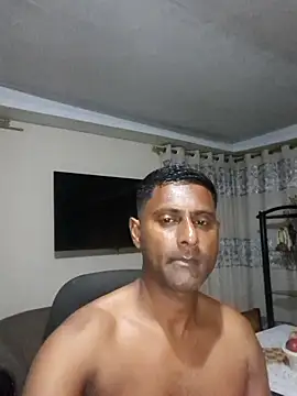 Snapshot of kingVibeX chatting on 10.10.25 kingVibeX online show from 10.10.25